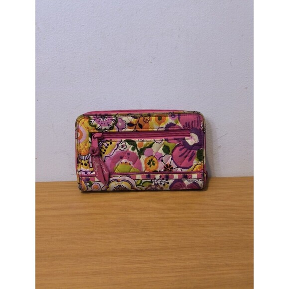 Vera Bradley (1) Purse (2) Wallets (1) CD Carrier (1) Makeup Bag Lot of 5 - Picture 9 of 16